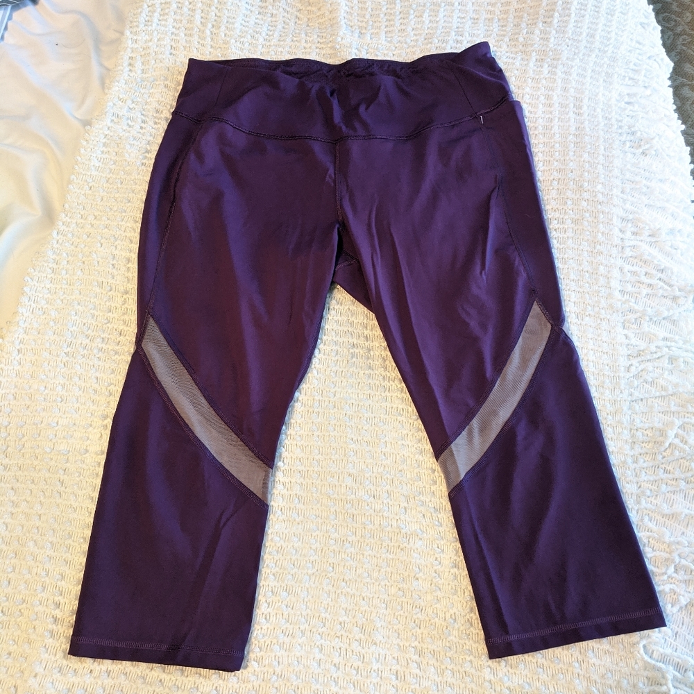 CALIA by Carrie Underwood leggings